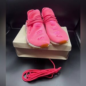 Pharrell x NMD Human Race Trail
PRD 'Sun Calm size: 9 (EG7740)